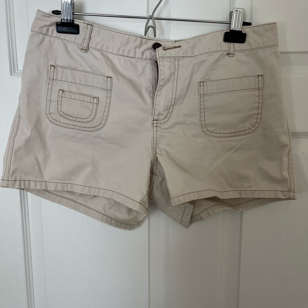 Old Navy Women's Cream Cargo Shorts